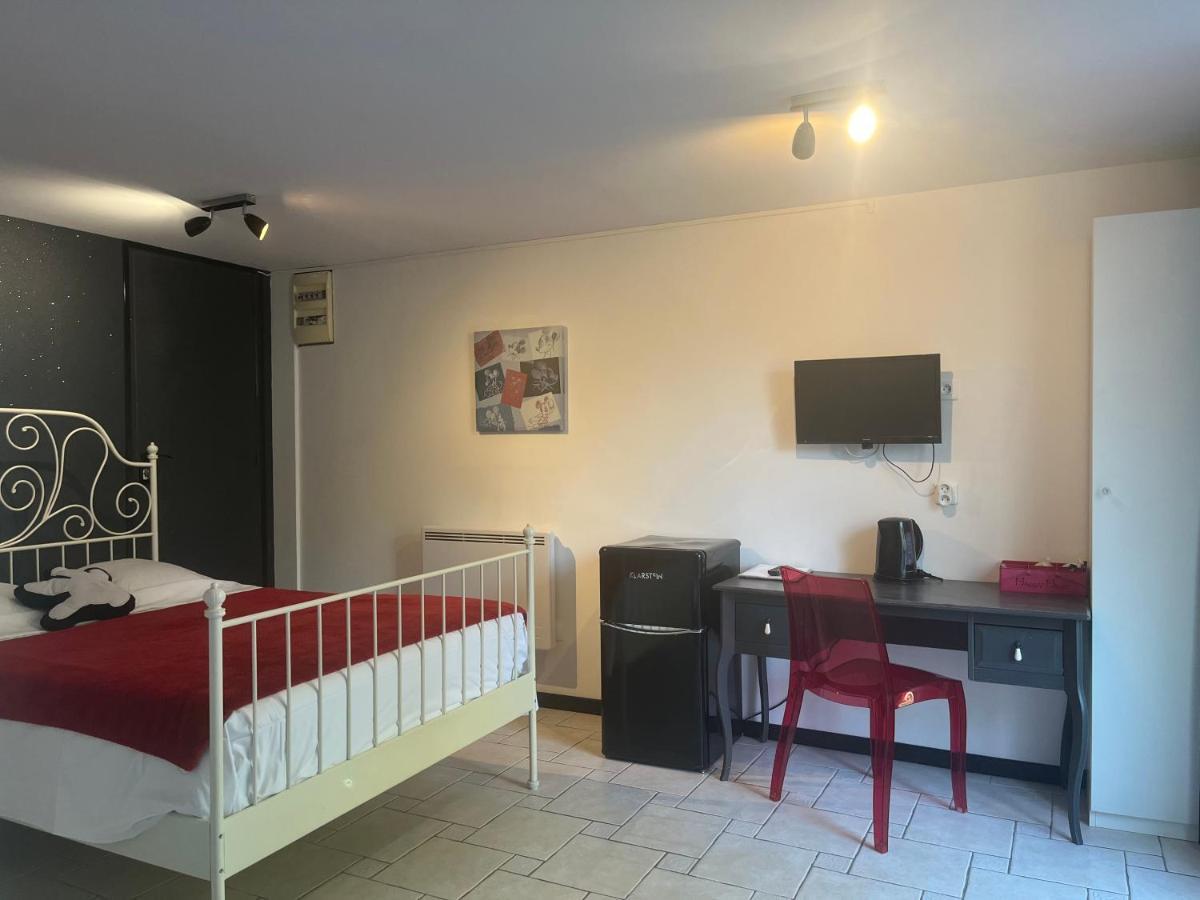 Chambres d'Hôtes Poirier Bazin Montry Extérieur photo