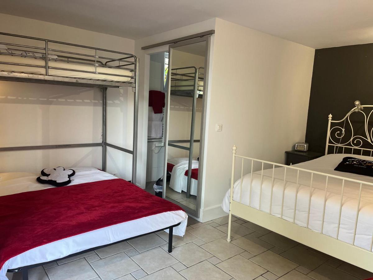 Chambres d'Hôtes Poirier Bazin Montry Extérieur photo