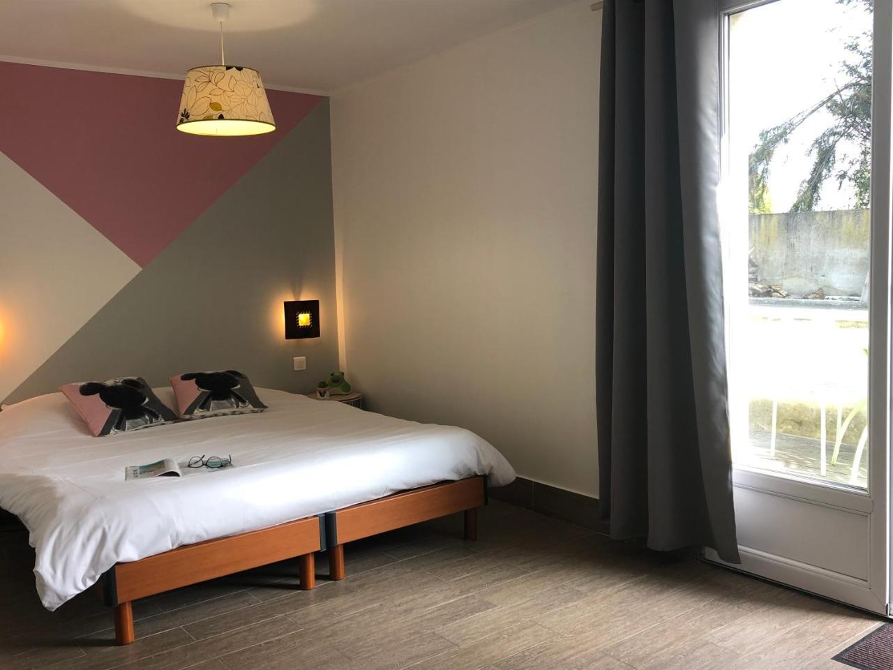 Chambres d'Hôtes Poirier Bazin Montry Extérieur photo