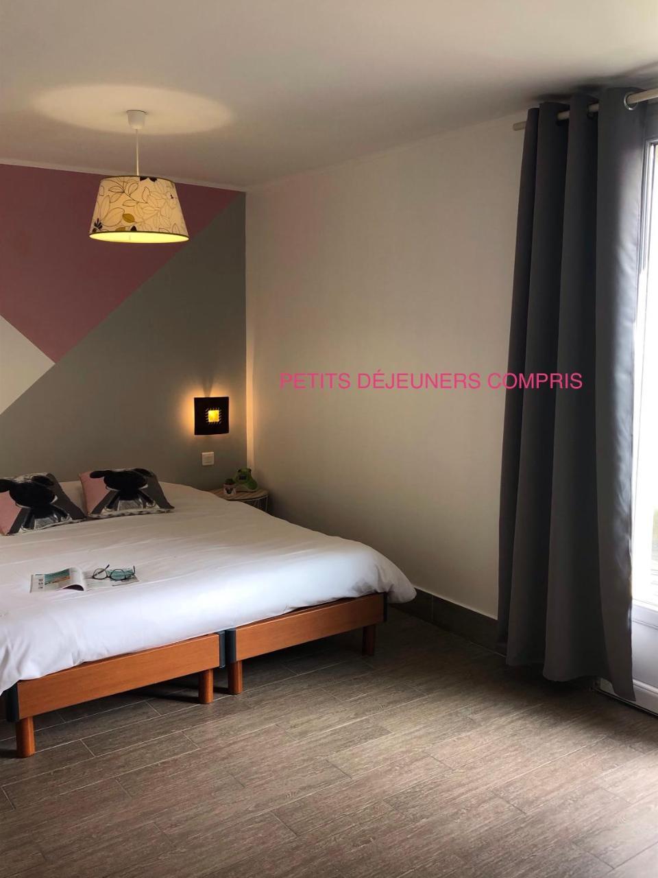 Chambres d'Hôtes Poirier Bazin Montry Extérieur photo